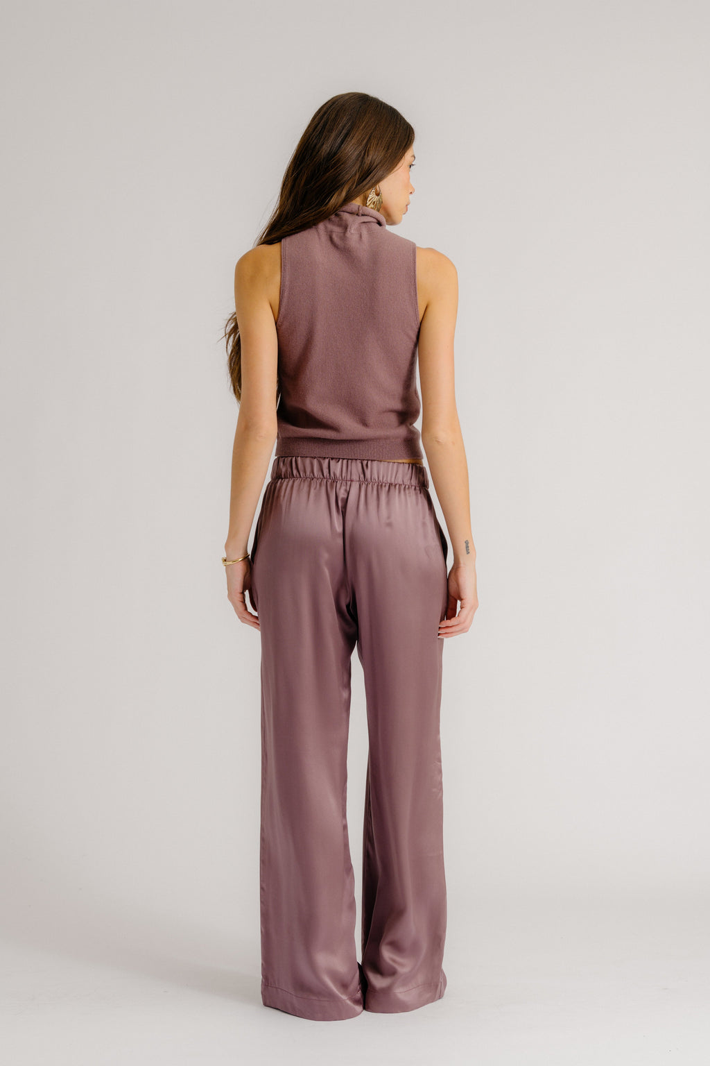 SOFIE SLEEVELESS CASHMERE TURTLENECK | DUSTY VIOLET