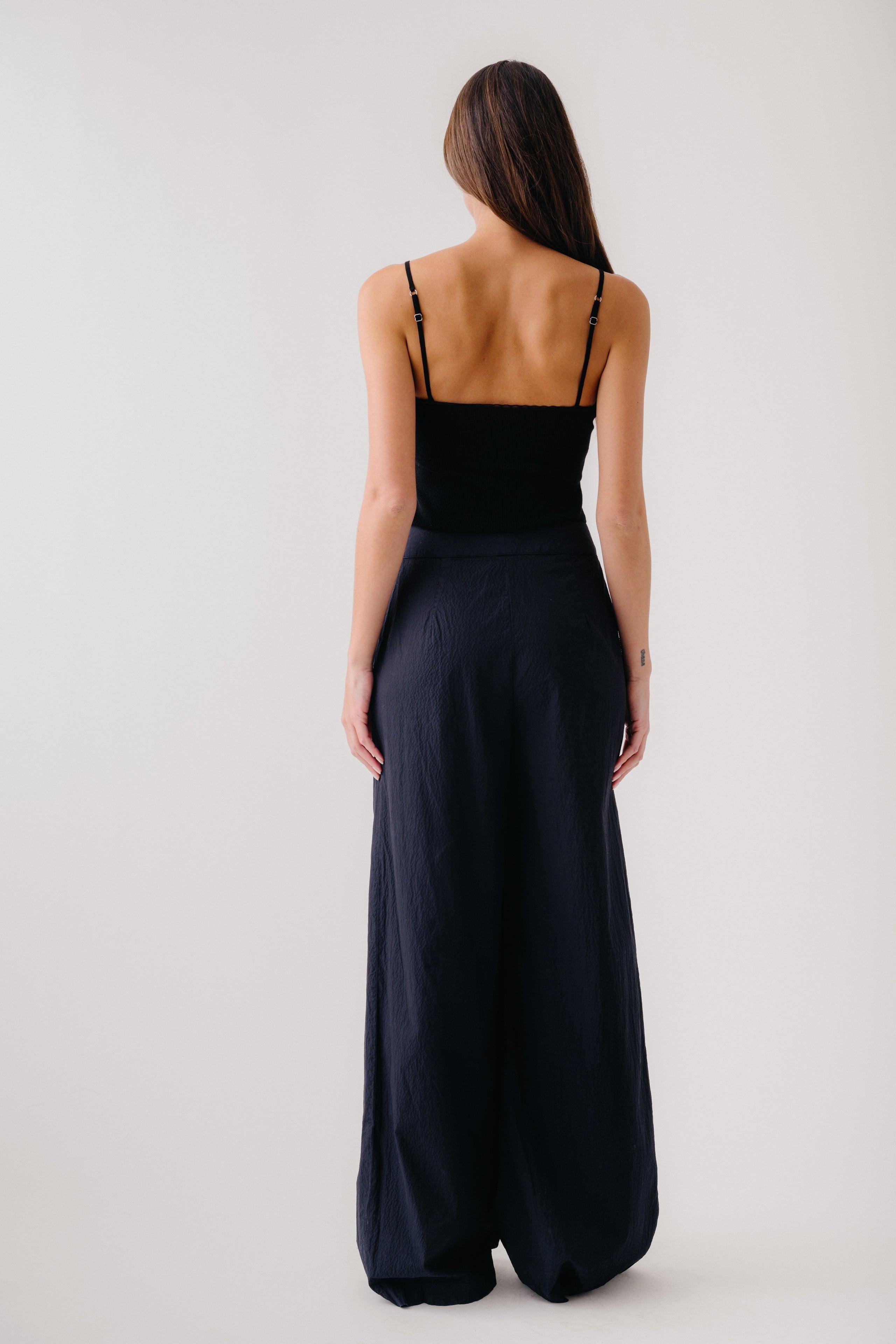 ADA V-NECK CAMI W/ LACE | BLACK