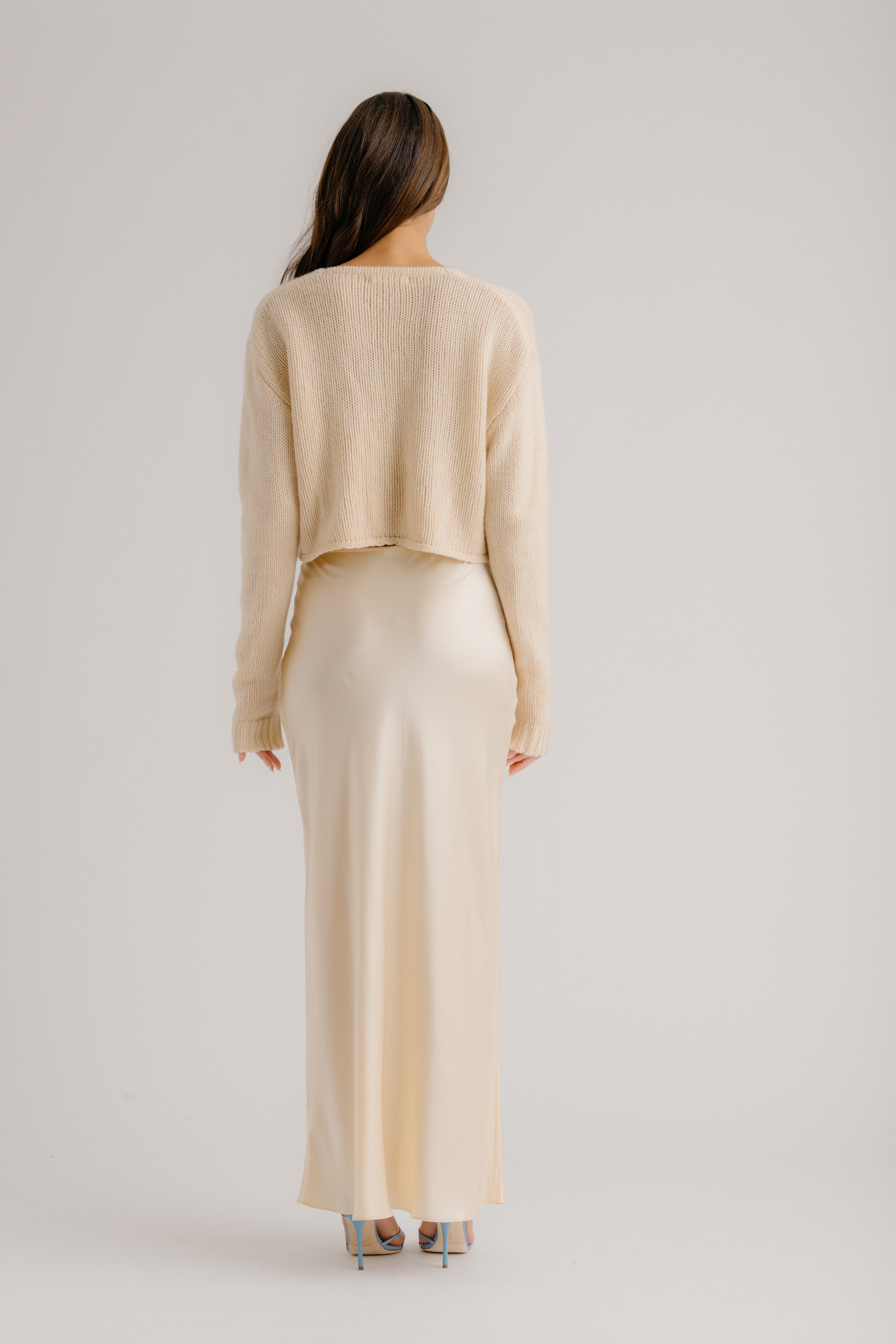 BIANCO CROPPED V-NECK CASHMERE CARDIGAN | BUTTERCREAM