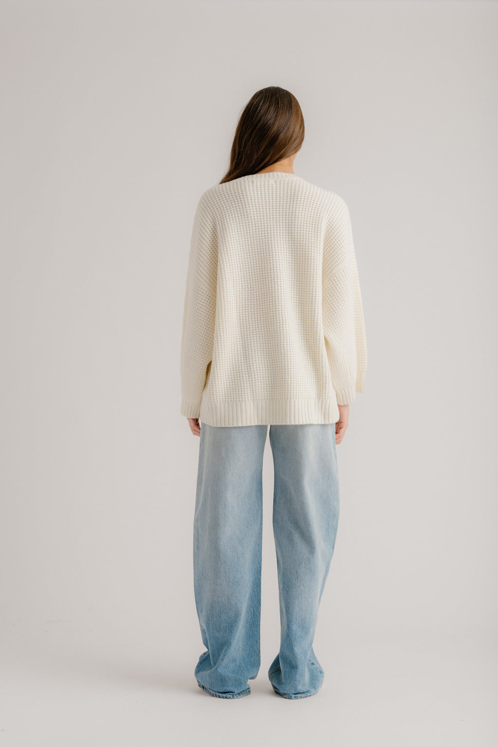 LINDEN SLOUCHY V-NECK RIBBED CASHMERE SWEATER | GARDENIA